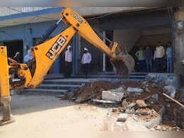 धौलपुर में अवैध कब्जे पर प्रशासन की बड़ी कार्रवाई, बुलडोजर चलाकर अतिक्रमण हटाया