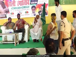 "<i>Thumka Lagao</i> Or Get Suspended": Tej Pratap Yadav's Order To Cop Sparks Row "<i>Thumka Lagao</i> Or Get Suspended": Tej Pratap Yadav's Order To Cop Sparks Row