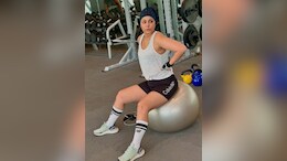 Hina Khan Shares She Underwent "Major Surgery" Amid Cancer Battle: "It's So Hard To Keep Going"