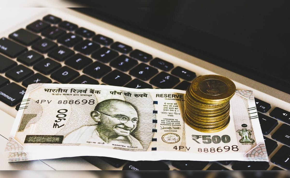 Ню Делхи The rupee sustained its rally for the third