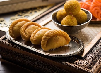 5 Quick Ways To Make Gujiyas Crispier 5 Quick Ways To Make Gujiyas Crispier