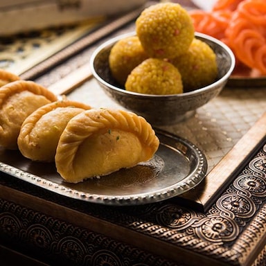 How To Make Perfect Gujiya That Is Crispy And Doesn't Break