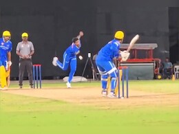 IPL 2025: जिस गेंदबाज के यॉर्कर से कांपती है दुनिया, धोनी ने उसके ओवर में लगाया करामाती 'हेलीकॉप्टर' शॉट, VIDEO IPL 2025: जिस गेंदबाज के यॉर्कर से कांपती है दुनिया, धोनी ने उसके ओवर में लगाया करामाती 'हेलीकॉप्टर' शॉट, VIDEO