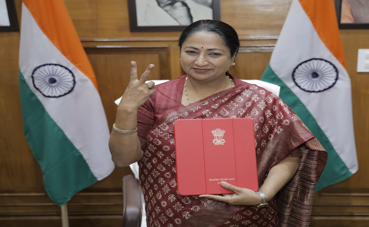 Delhi Budget 2025: 1 लाख करोड़ रुपए के ऐतिहासिक बजट से दिल्ली वालों को मिली ये सौगातें, जानिए CM रेखा गुप्ता की घोषणाएं