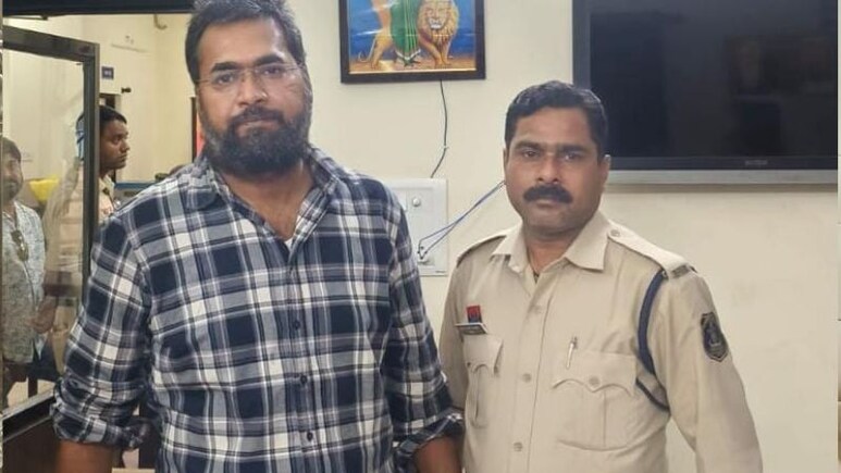 Bilaspur: भूपेश बघेल के घर ED के छापे के बीच बिलासपुर कांग्रेस पीसीसी सचिव सिद्धांशु मिश्रा गिरफ्तार, जानें पूरा मामला