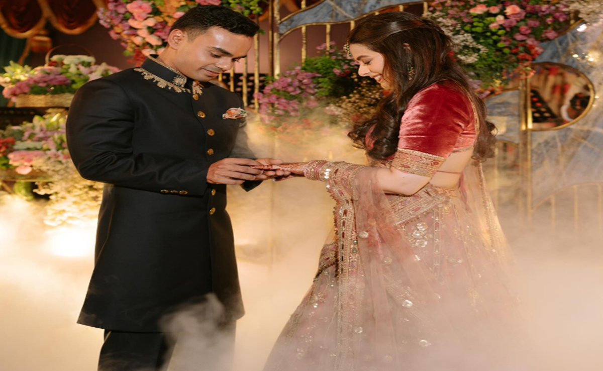 Karthikeya-Amanat Wedding: जोधपुर में कार्तिकेय संग फेरे! कौन हैं शिवराज&nbsp;सिंह&nbsp;की&nbsp;बड़ी&nbsp;बहू अमानत बंसल
