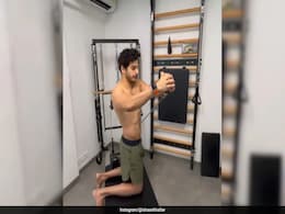 Ishaan Khatter's Latest Workout Is All About Building Muscle Strength And Shoulder Stability Ishaan Khatter's Latest Workout Is All About Building Muscle Strength And Shoulder Stability