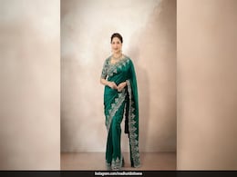 Madhuri Dixit Paints The Town Green In A Traditional <i>Saree</i> Clad Avatar For Holi 2025 Madhuri Dixit Paints The Town Green In A Traditional <i>Saree</i> Clad Avatar For Holi 2025