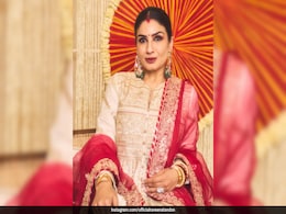 Raveena Tandon Is Holi Ready In Her Kohl-Lined Eyes, Berry Lips And Sleek Low Bun Raveena Tandon Is Holi Ready In Her Kohl-Lined Eyes, Berry Lips And Sleek Low Bun