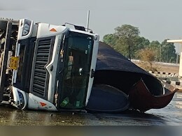 Rajasthan News: लालसोट के रामगढ़ में 35 टन एसिड से भरा टैंकर फटा, इलाके में फैली बदबू, तीन लोग झुलसे 