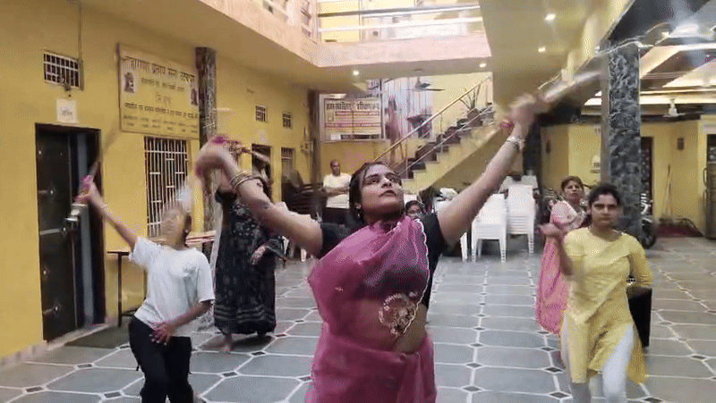 मेवाड़ में 6 से 60 साल तक की महिलाएं चलाती हैं तलवार, सालों पुरानी परंपरा को निभाते हुए 360 वीरांगना हुई तैयार