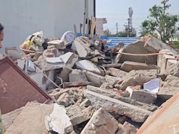 अजमेर में डॉक्टर के घर को तोड़ने पर ADA के जेई पर गिरी गाज, मारपीट करने वाले 6 होमगार्ड पर भी एक्शन अजमेर में डॉक्टर के घर को तोड़ने पर ADA के जेई पर गिरी गाज, मारपीट करने वाले 6 होमगार्ड पर भी एक्शन