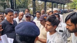 Betul Oil Mill: तेल मिल में संदिग्ध हालत में मिले थे दो कर्मचारी के शव, प्रशासन ने कराया परिजनों और प्रबंधन के बीच सुलह