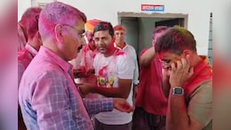 Rajasthan Police Holi: बालोतरा में पुलिस अधिकारियों ने खेली होली, जवानों ने किया बहिष्कार, कोटा में भी जश्न का माहौल