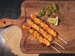 Give Your Regular Chicken Kebabs A Spicy Twist With This Yummy Chicken Thecha Kebab Recipe