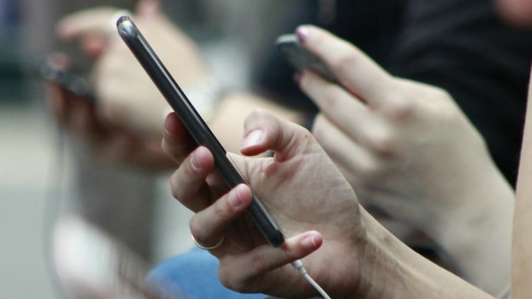 Addicted To Your Phone? These 60-Second Micro-Rituals Can Help Stop Endless Scrolling