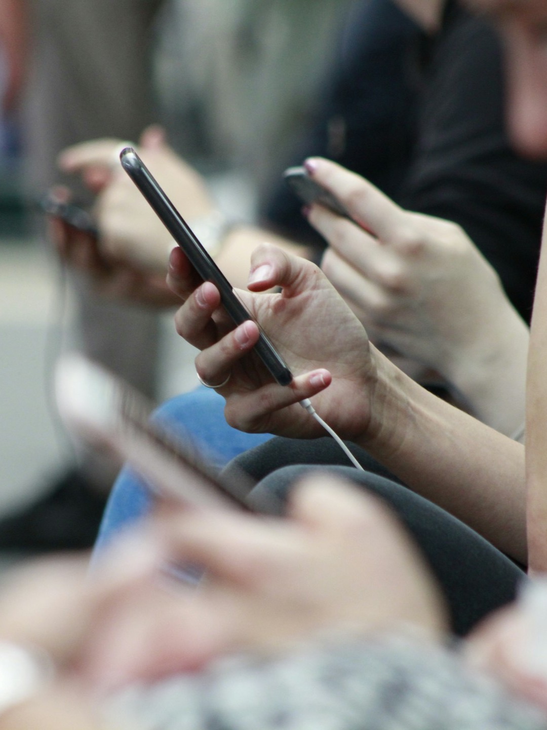 Addicted To Your Phone? These 60-Second Micro-Rituals Can Help Stop Endless Scrolling