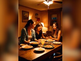 रेस्तरां में डिनर करने पहुंंचीं महिलाएं और ग्रेवी में मिला मरा हुआ चूहा!