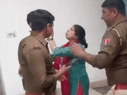 Rajasthan: थाने में महिला वकील और पुलिसकर्मियों के बीच धक्का-मुक्की, हाई वॉल्टेज ड्रामे के बाद आंदोलन पर उतरे अधिवक्ता Rajasthan: थाने में महिला वकील और पुलिसकर्मियों के बीच धक्का-मुक्की, हाई वॉल्टेज ड्रामे के बाद आंदोलन पर उतरे अधिवक्ता