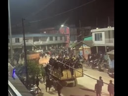 1 Killed, Many Injured In Clashes Between Hmar And Zomi Tribes In Manipur's Churachandpur 1 Killed, Many Injured In Clashes Between Hmar And Zomi Tribes In Manipur's Churachandpur