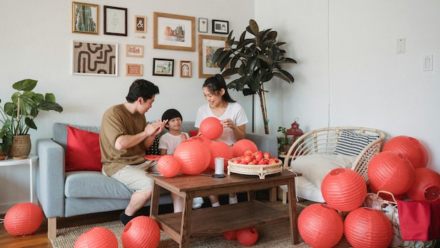 10 Elegant and Functional Living Room Wall Decor Ideas