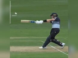 NZ vs PAK: जिसे RCB ने दिखाया बाहर का रास्ता, उसी ने मचाया गदर, एक ओवर में लगाए 3 छक्के