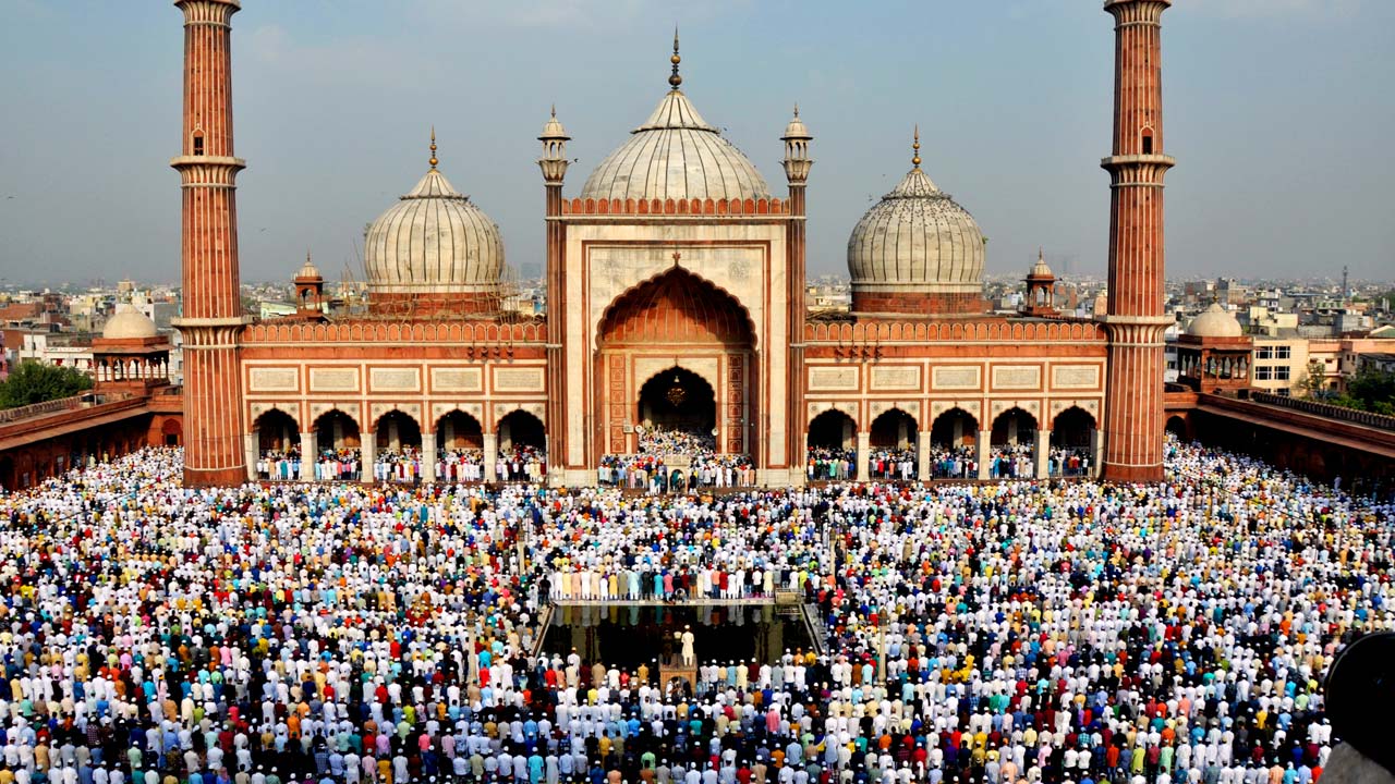 Eid-ul-Fitr Celebrations Begin Across India