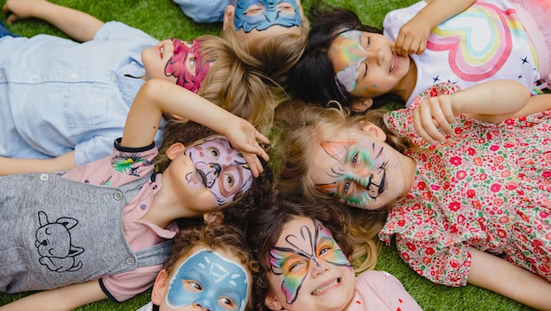 How To Pick The Perfect Party Outfit For Your Child Without The Tantrums