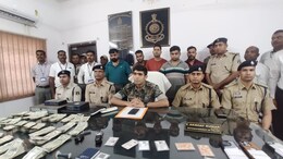 Fake Income Tax Officers: फर्जी इनकम टैक्स ऑफिसर बनकर लूट करने वाले गिरोह का भंडाफोड़, गांव का युवक ही निकला मास्टरमाइंड