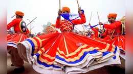 Rajasthan: वल्लभनगर में 11 बंदूकों की सलामी के साथ शुरू हुआ रंग तेरस महोत्सव, 458 सालों से चली आ रही है परम्परा&nbsp;