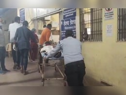 CM के गृहजिले में बड़ा हादसा, पंडित प्रदीप मिश्रा की कथा में जा रहे लोगों की गाड़ी पलटी, 22 घायल CM के गृहजिले में बड़ा हादसा, पंडित प्रदीप मिश्रा की कथा में जा रहे लोगों की गाड़ी पलटी, 22 घायल