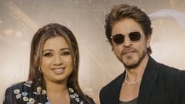 Watch: Shah Rukh Khan Hugs Shreya Ghoshal On IIFA Green Carpet, "Highlight Of A Lifetime"