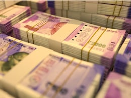 बाबो! पुण्यातल्या लाचखोर ZP अधिकाऱ्यांकडून मोठं घबाड हाती, घराचं दार उघडताच पोलीस हादरले! 