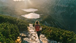 5 Easy Ways To Lower Your Carbon Footprint While Travelling