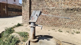 Rajasthan: भरतपुर के इस गांव में कोई नहीं ब्याहता अपनी बेटी, आज़ादी के बाद से पीने के पानी को तरस रहे लोग&nbsp;