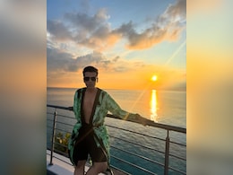 Here Are 4 Things To Do On Your First Trip To Maldives Like Karan Johar