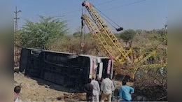 Rajasthan Accident: जयपुर से अहमदाबाद जा रही बस पलटी, शराब के नशे में था ड्राइवर; 13 लोग जख्&zwj;मी&nbsp;