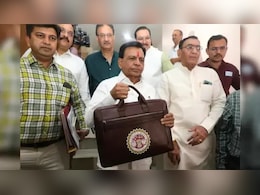 MP Budget 2025 : वरिष्ठ नागरिकों और दिव्यांगों के लिए तीर्थ यात्रा योजना को बजट में क्या मिला ? MP Budget 2025 : वरिष्ठ नागरिकों और दिव्यांगों के लिए तीर्थ यात्रा योजना को बजट में क्या मिला ?
