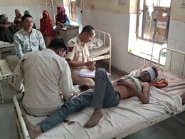 सरकारी भूमि पर कब्जे को लेकर आपस में भिड़े लोग, जमकर चले लाठी-डंडे, 9 घायल सरकारी भूमि पर कब्जे को लेकर आपस में भिड़े लोग, जमकर चले लाठी-डंडे, 9 घायल