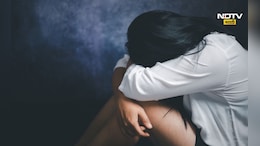 Crime News: सावत्र पित्याकडून अत्याचार, पीडित मुलीने गुप्तांगावरच केला वार