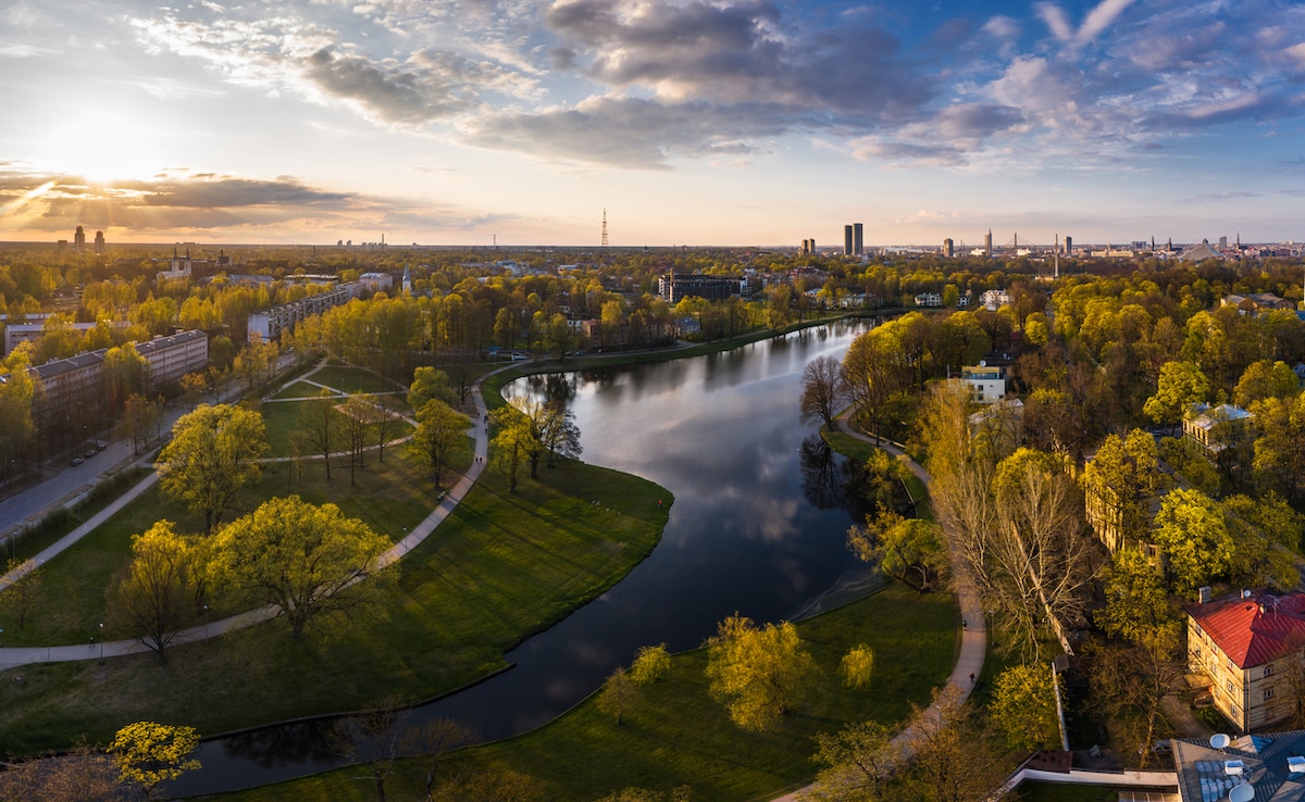 Дългият уикенд в Европа винаги е добра идея със стотици