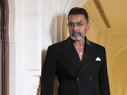 एक नहीं दो नहीं 13 बार बदल चुकी है बॉबी देओल की फिल्म रिलीज डेट, अब देखें 14वीं बार क्या होता है एक नहीं दो नहीं 13 बार बदल चुकी है बॉबी देओल की फिल्म रिलीज डेट, अब देखें 14वीं बार क्या होता है