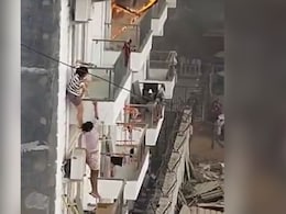 Video: Girls' Hostel On Fire, 2 Students Climb Down From Balcony, 1 Slips Video: Girls' Hostel On Fire, 2 Students Climb Down From Balcony, 1 Slips