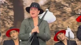 IIFA 2025: Kareena Kapoor Pays Tribute To Grandfather Raj Kapoor With <i>Mera Joota Hai Japani</i> Performance
