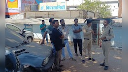 छतरपुर में कब्जे को लेकर दिनदहाड़े फायरिंग, तलवार और पिस्टल के साथ दिखे बदमाश