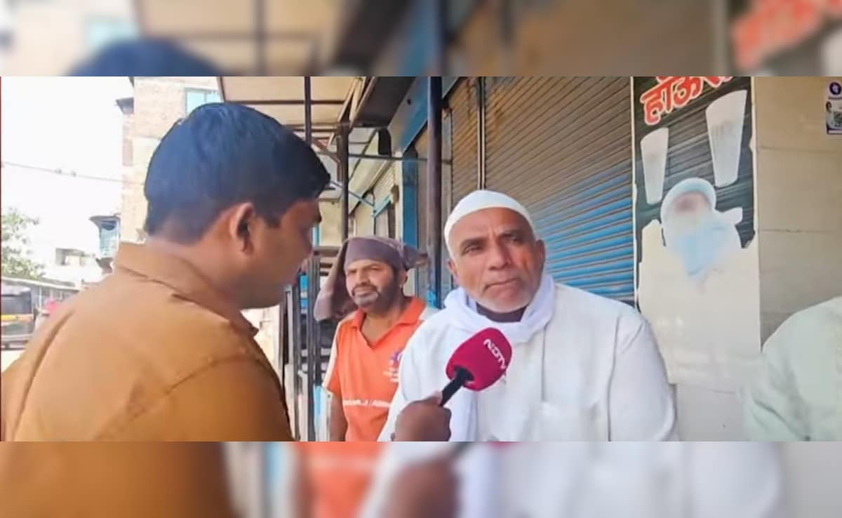 গ্রাউন্ড রিপোর্ট: যেখানে আওরঙ্গজেবের কবর, লোকেরা কী বলেছে তা জানুন গ্রাউন্ড রিপোর্ট: যেখানে আওরঙ্গজেবের কবর, লোকেরা কী বলেছে তা জানুন