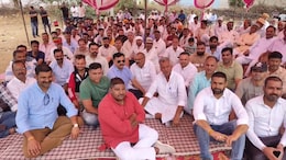 Rajasthan: मारोठ में रघुनाथ मंदिर के जमीन विवाद पर राजपूत समाज का धरना, करणी सेना के अध्यक्ष महिपाल सिंह मकराना भी पहुंचे