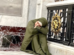 रमजान में हिना खान ने किया उमराह, फैंस के साथ शेयर की ढेर सारी तस्वीरें रमजान में हिना खान ने किया उमराह, फैंस के साथ शेयर की ढेर सारी तस्वीरें