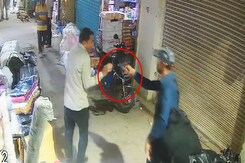 Man Loots Trader Rs 80 Lakh at Gunpoint in Delhi's Lahori Gate Area Man Loots Trader Rs 80 Lakh at Gunpoint in Delhi's Lahori Gate Area