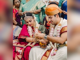 Pics: शादी के बंधन में बंधे BJP सांसद तेजस्वी सूर्या और गायिका शिवश्री स्कंदप्रसाद Pics: शादी के बंधन में बंधे BJP सांसद तेजस्वी सूर्या और गायिका शिवश्री स्कंदप्रसाद